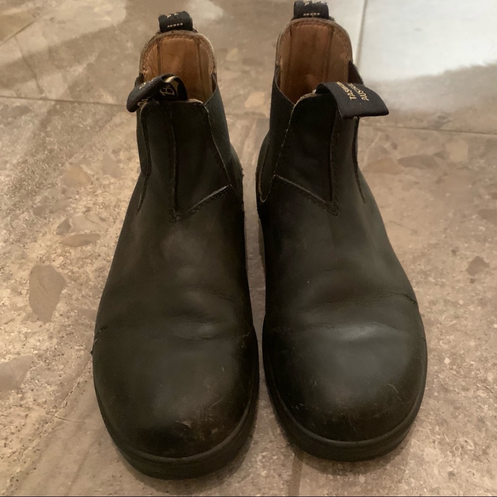 Blundstone Black Leather Chelsea Ankle Boots
